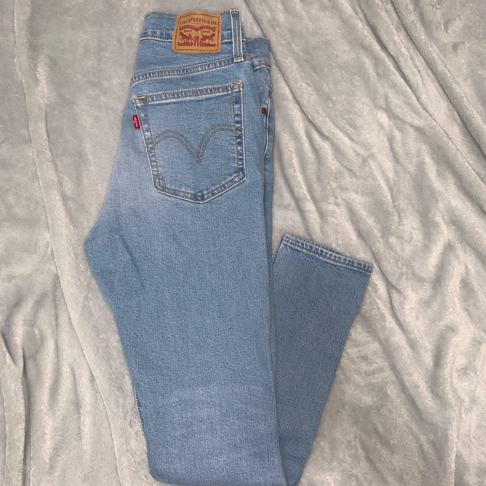 Levi's Women's Skinny Jeans - Light Blue Wash